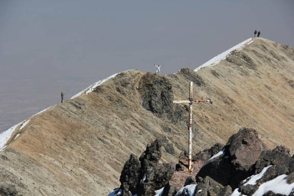 A Ana e a val na crista do Nevado de Toluca, na região central do México (foto de Geraldo Ozorio)
